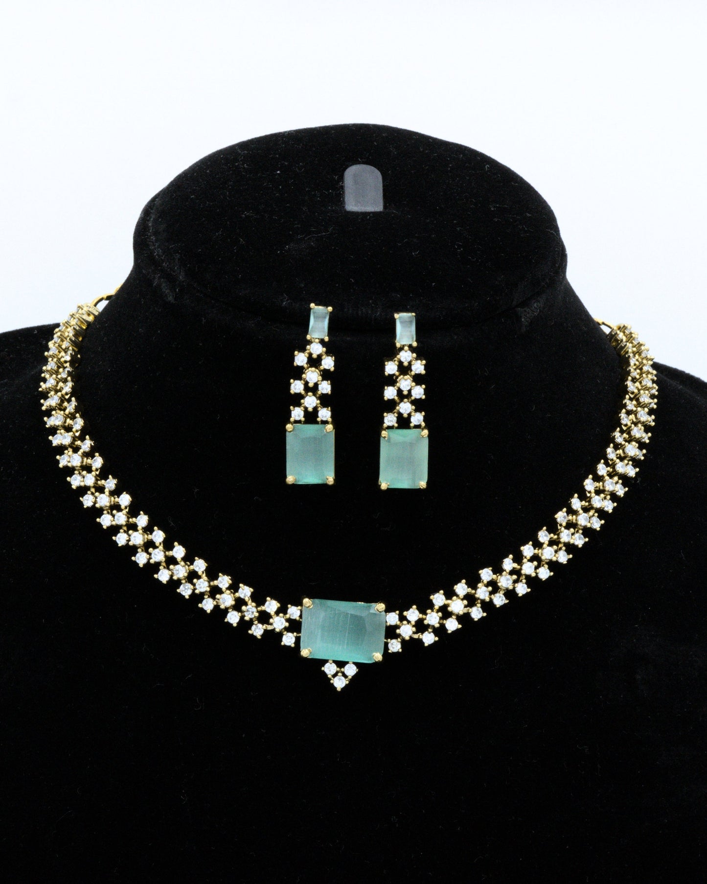 Juhi Mint A D Necklace