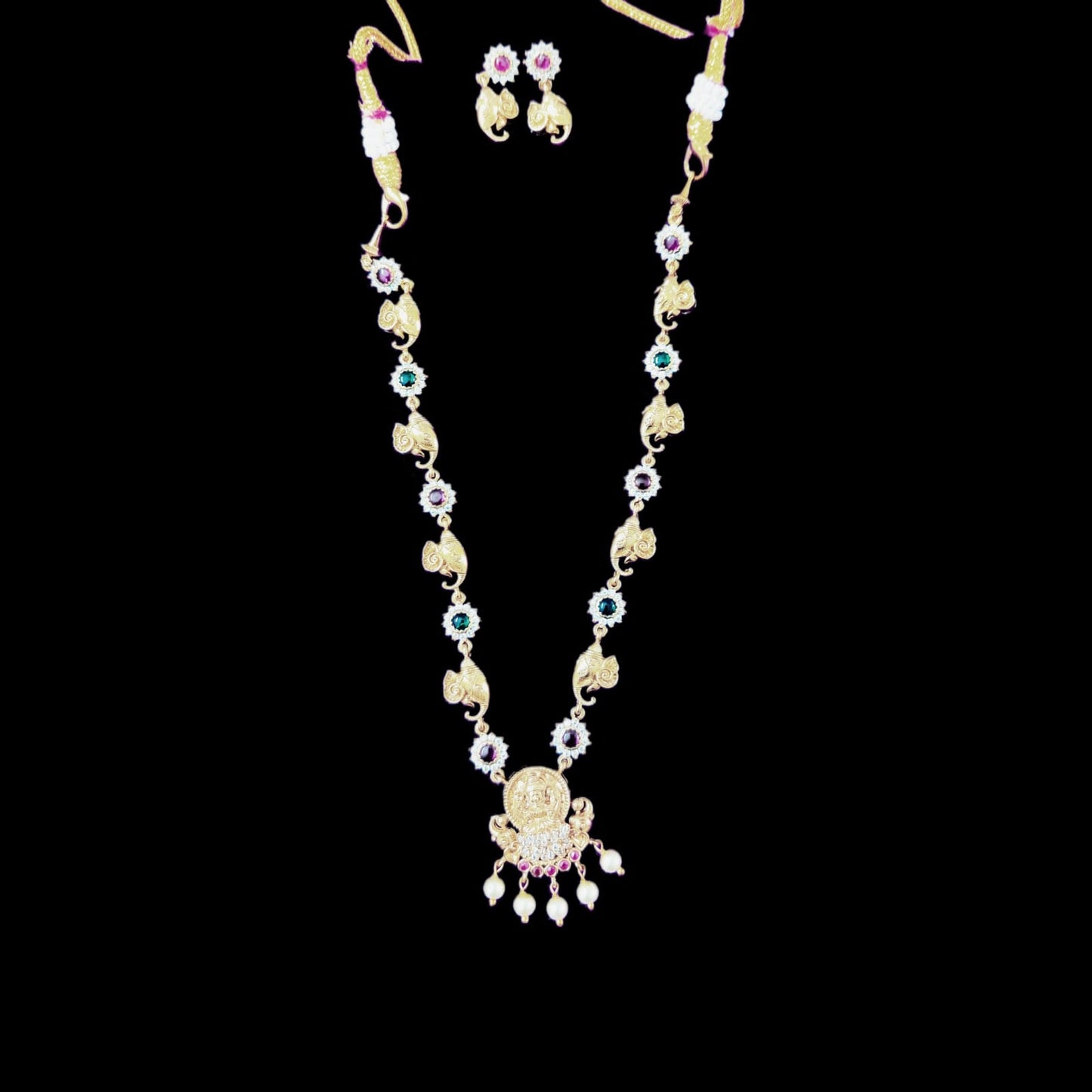 SAHYA ELEPHANT NECKLACE WITH EARRINGS