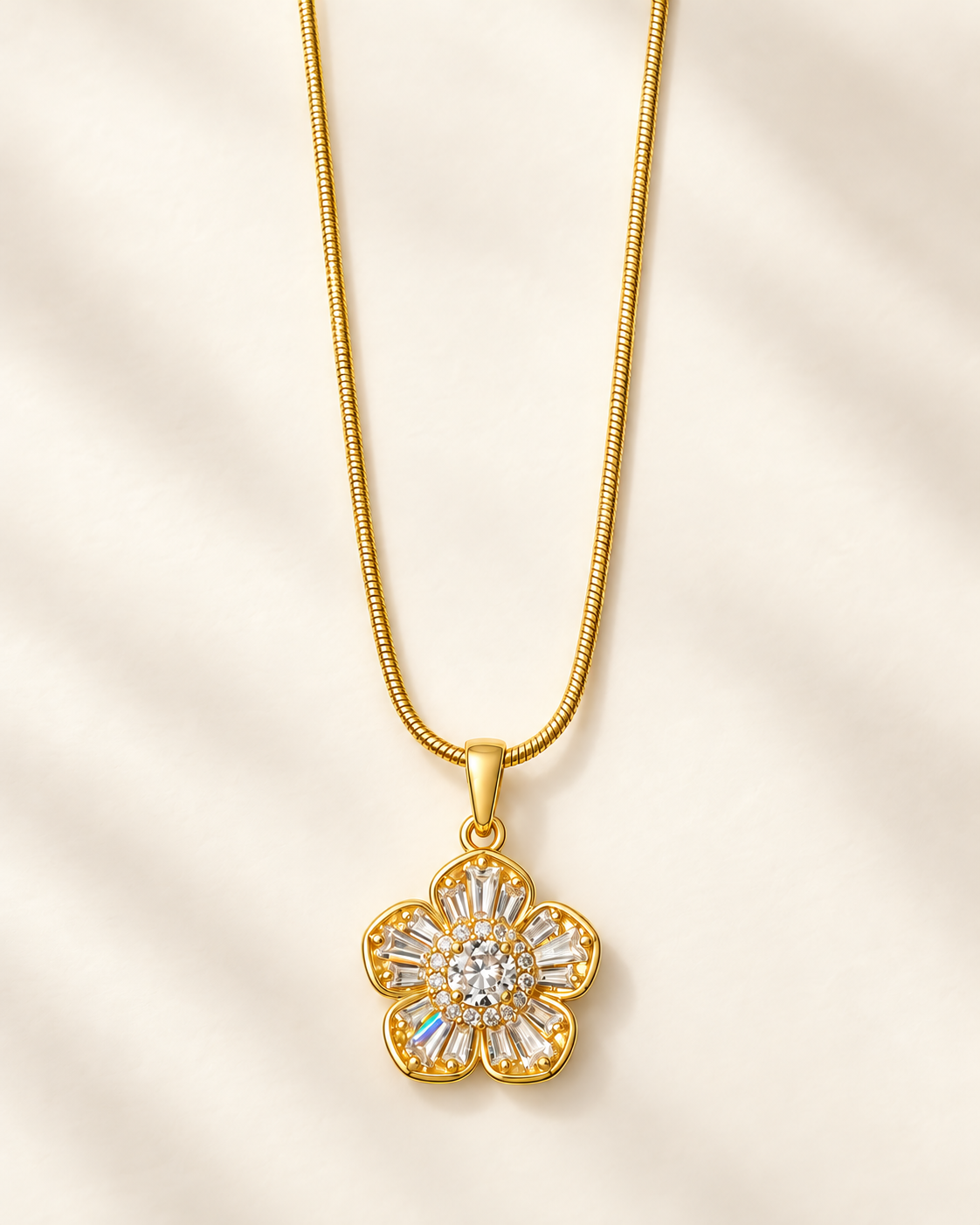 Minimalist Flower Pendant Gold Necklace