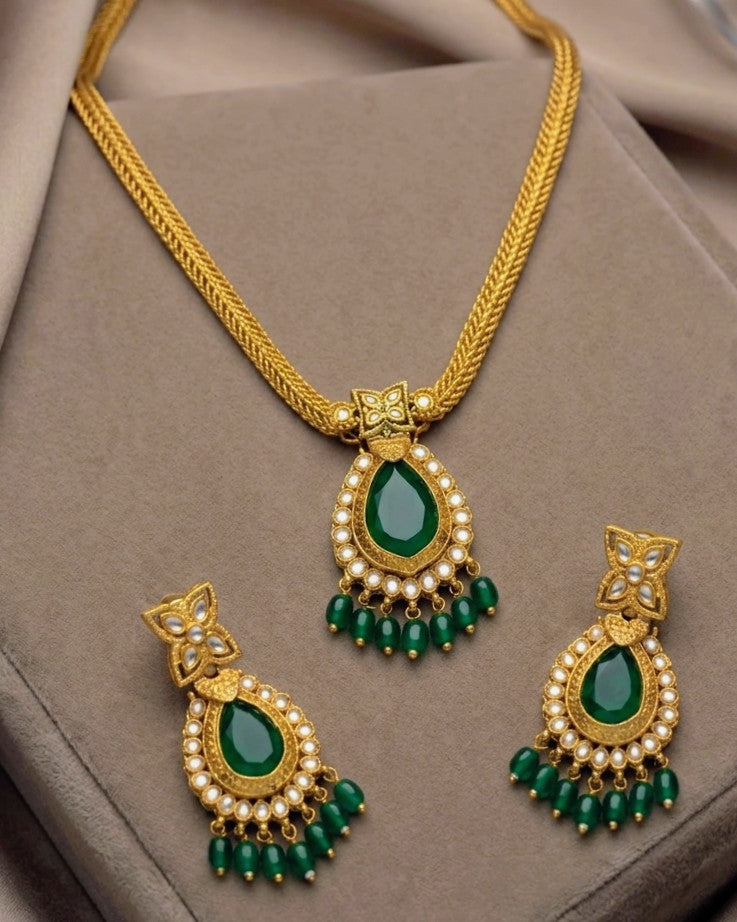 Minerva Emeralddrop Necklace