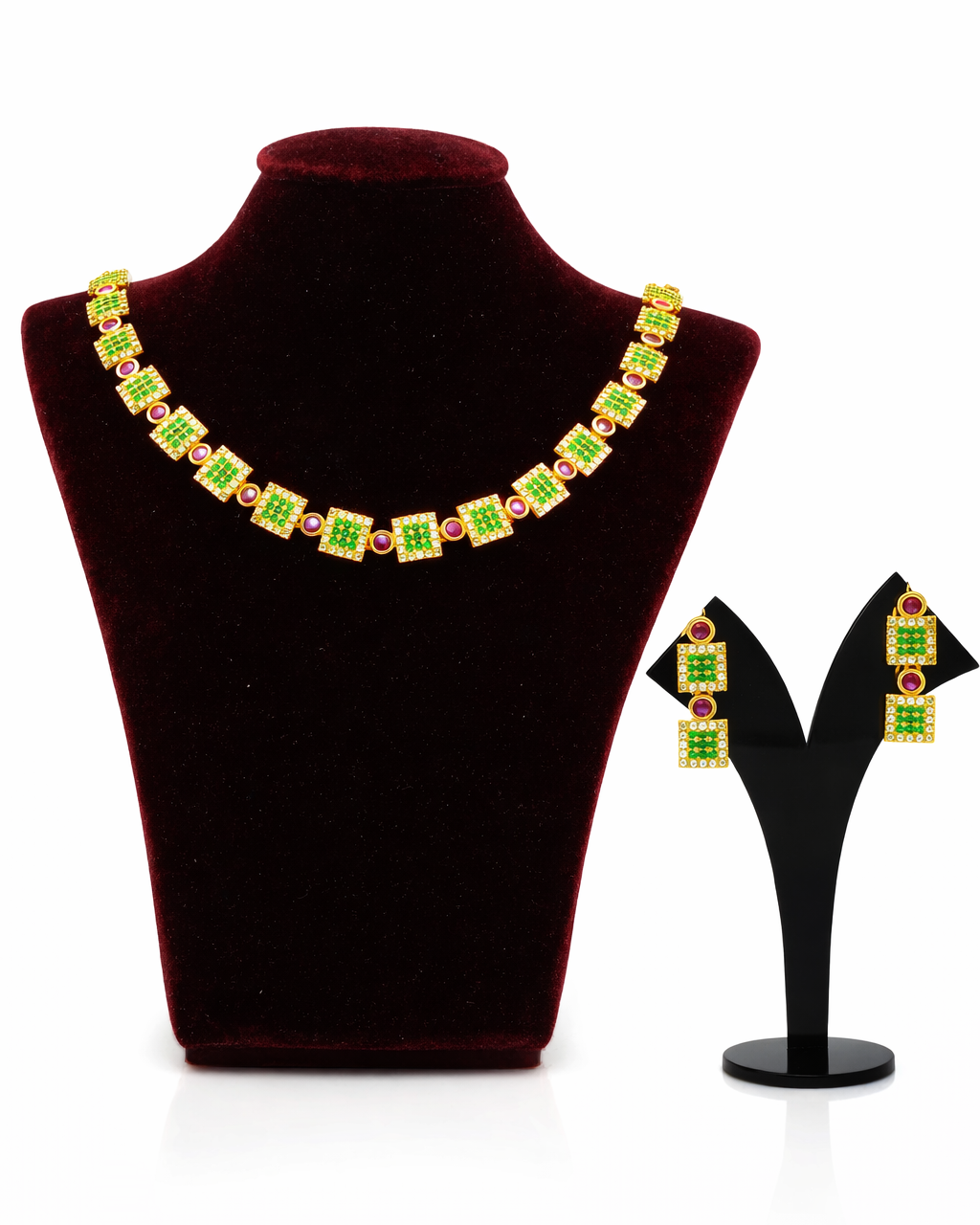 Aalia Antique gold necklace