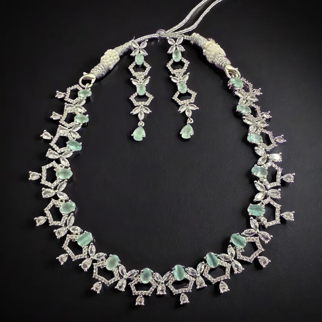 HEXA VERDE GEOMETRIC NECKPIECE WITH EARRINGS