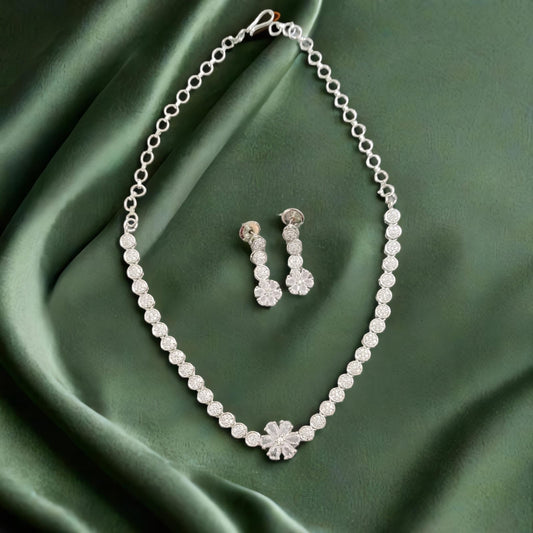 JUHI AD RHODIUM PLATED NECKLACE WITH EARRINGS