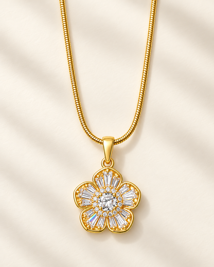 Minimalist Flower Pendant Gold Necklace