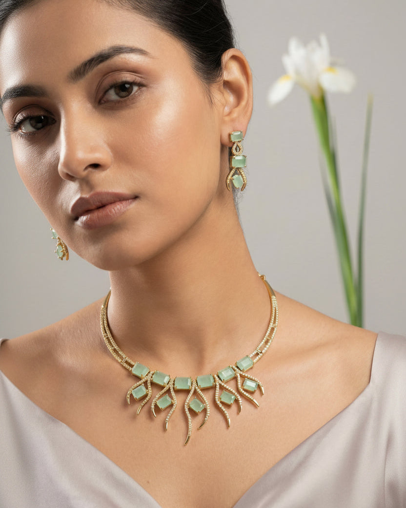 Stella Green And white Necklace