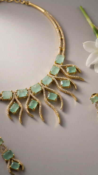 Stella Green And white Necklace