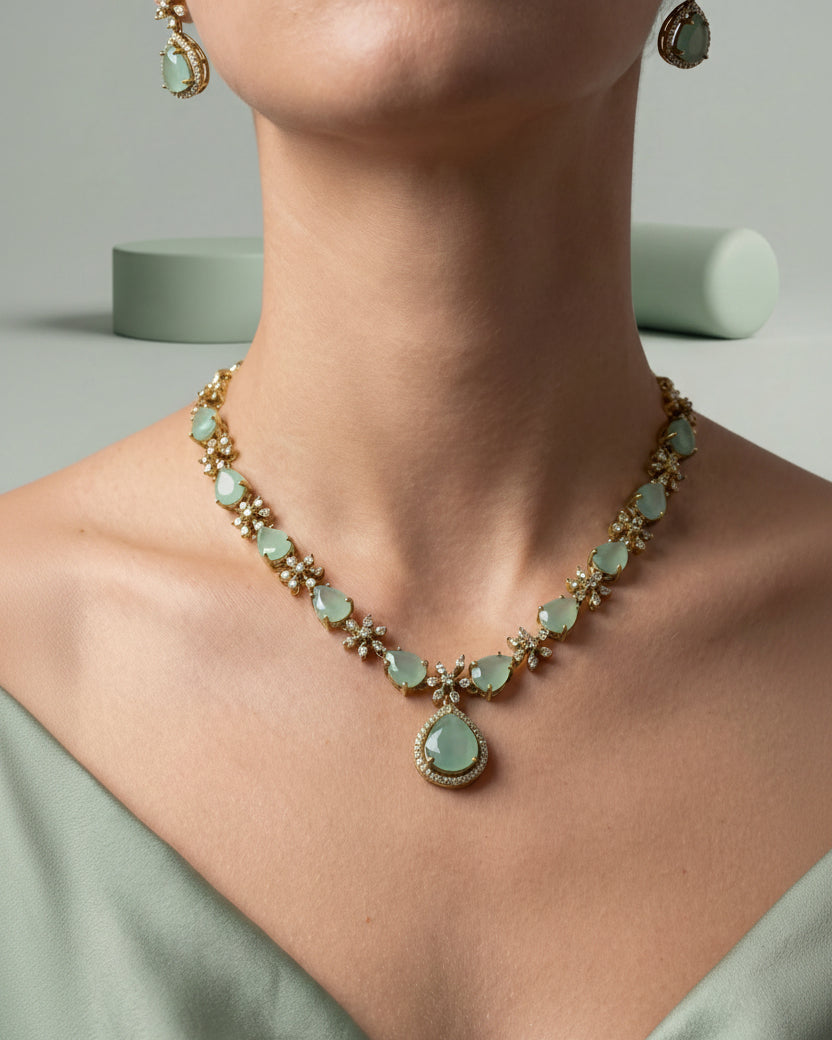 Nur Peach Green Necklace Set